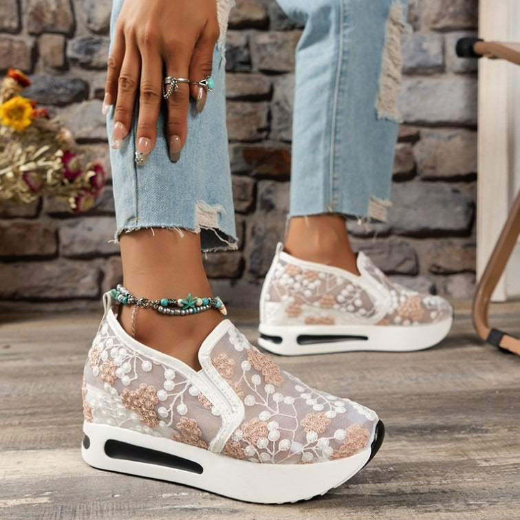 Damen Slip-On Sneaker mit floralem Design und gepolsterter Sohle EB