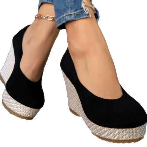 Damen Wedge-Sandaletten mit floralem Design und geschmackvollem Riemen EB