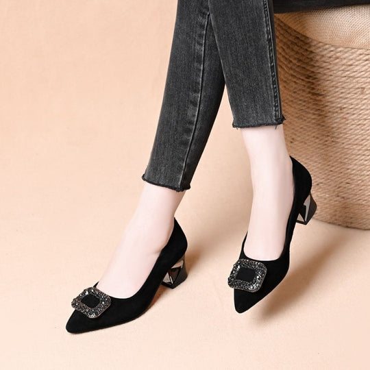 Damen Elegante Pumps mit Glitzerdetail und architektonischem Absatz EB