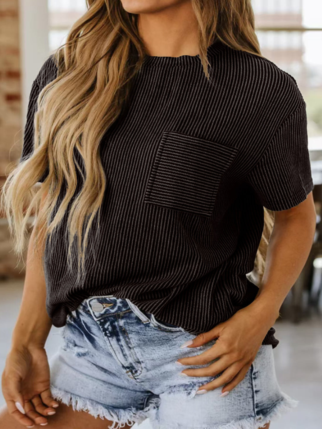 Damen lässiges Kurzarmshirt mit strukturierter Oberfläche und praktischem Brusttaschen EB