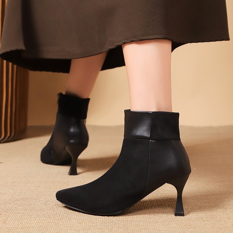 Damen Elegante Stiefeletten mit schickem Blockabsatz und modischen Details EB
