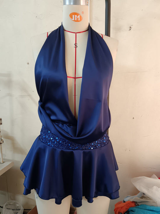 Damen elegantes Cocktailkleid mit tiefem V-Ausschnitt und voluminösem Rock EB