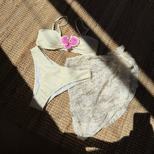 Damen Bikini-Set mit romantischem Spitzenüberwurf EB