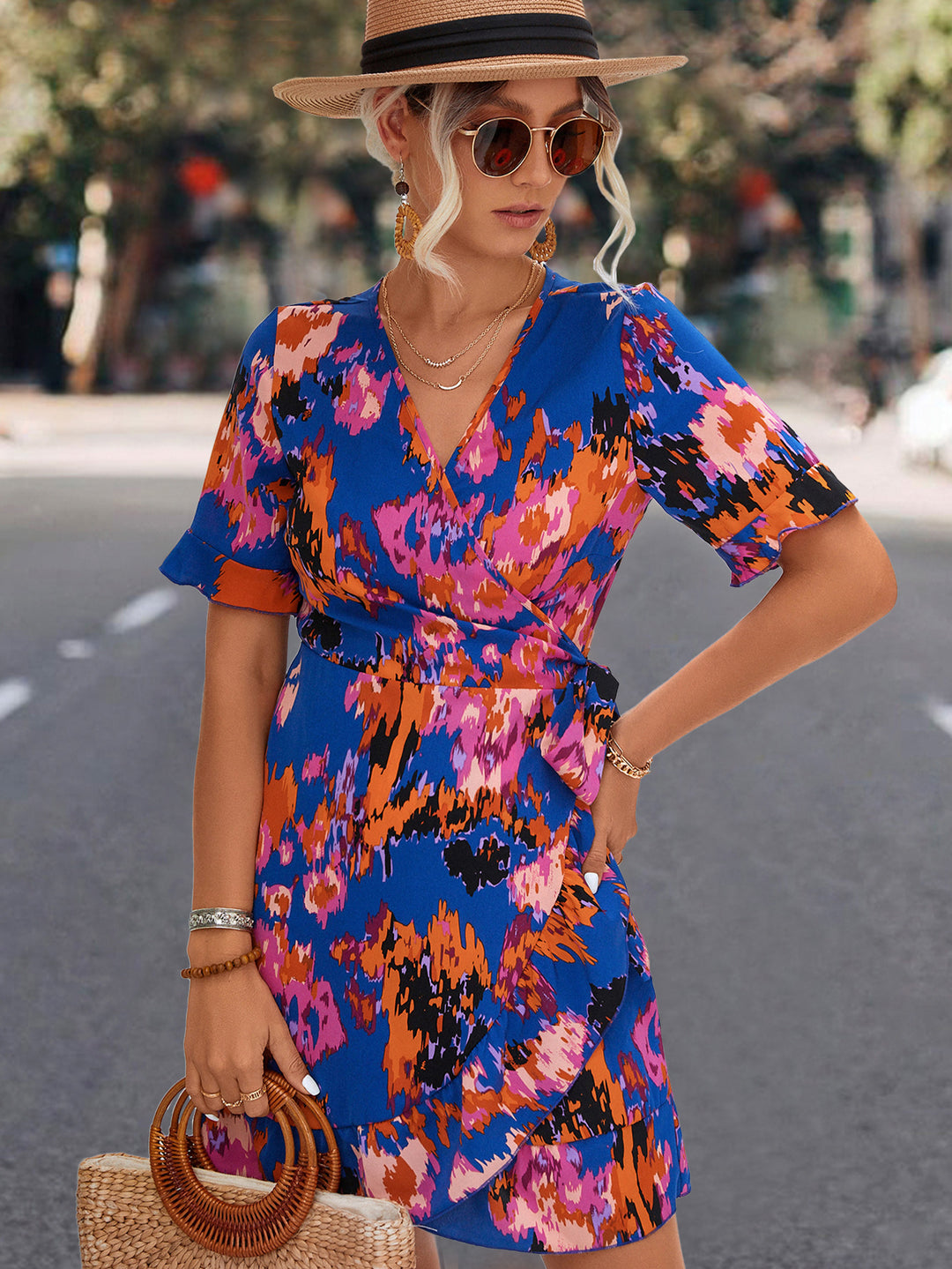 Damen Wickelkleid mit floralen Akzenten und elegantem Taillengurt EB