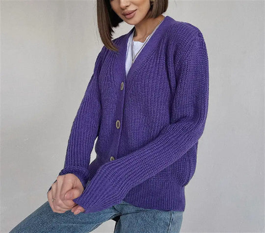 Damen Boxy-Grobstrick-Cardigan mit tiefer V-Leiste, Holzknopfverschluss und geripptem Saum EB
