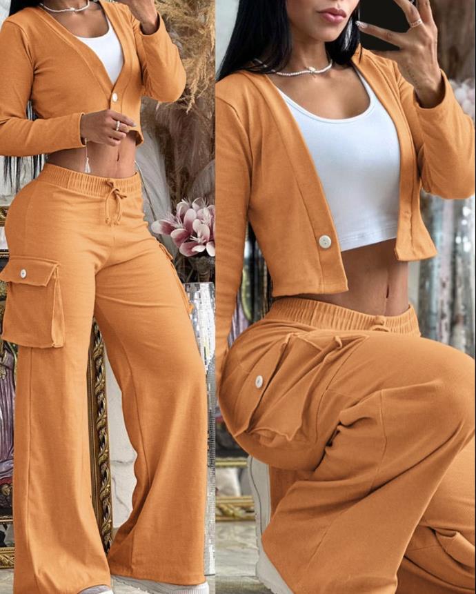 Damen Lounge-Set mit weicher Cargo-Sweathose mit weitem Bein und Cropped-Cardigan EB