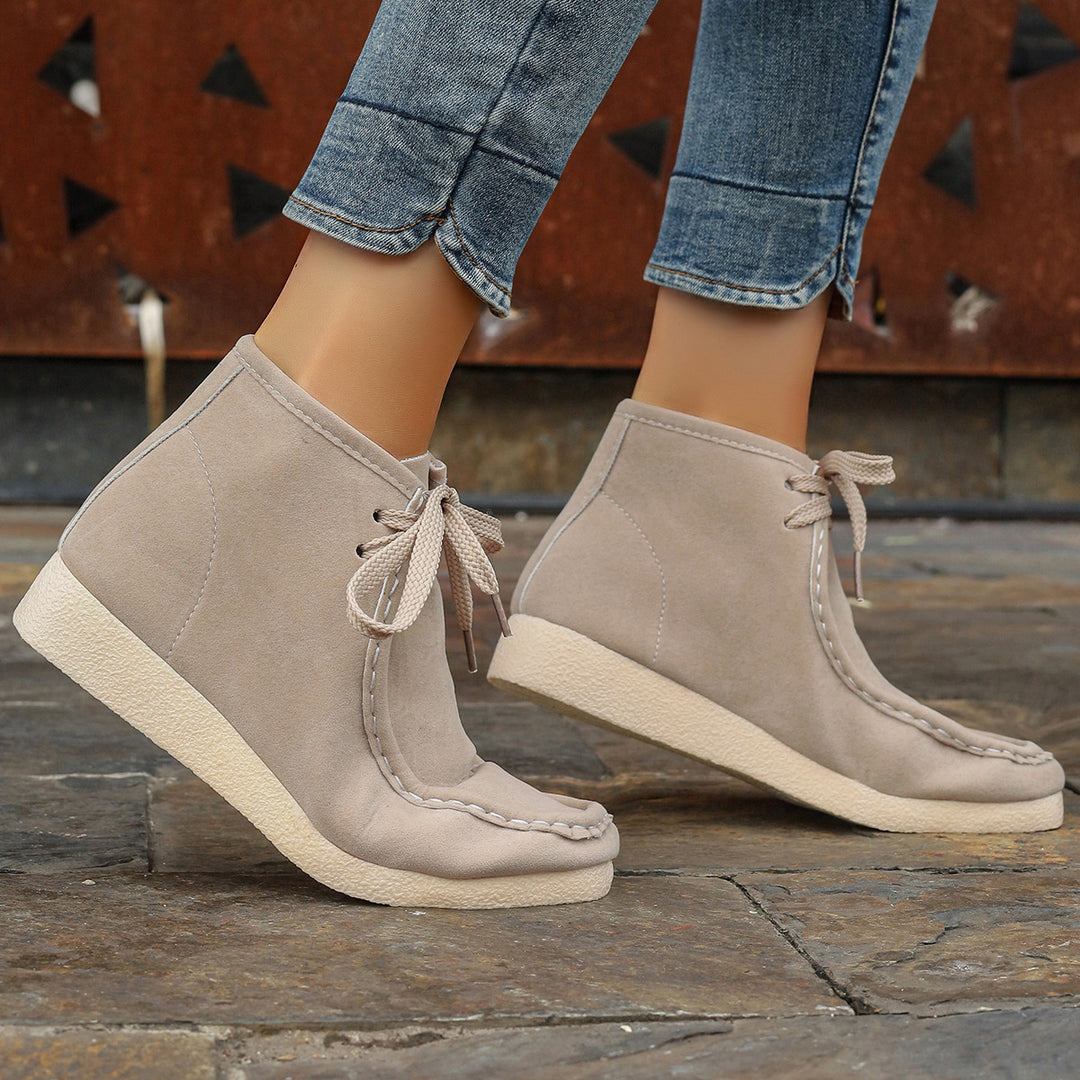Damen  knöchelhohe Schnürboots mit Mokassinnaht, weicher Innensohle und crepe Sohle EB