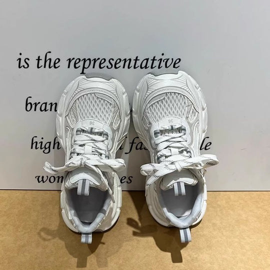 Damen Sportliche Performance-Sneaker mit atmungsaktiver Mesh-Oberfläche und dämpfender Sohle EB