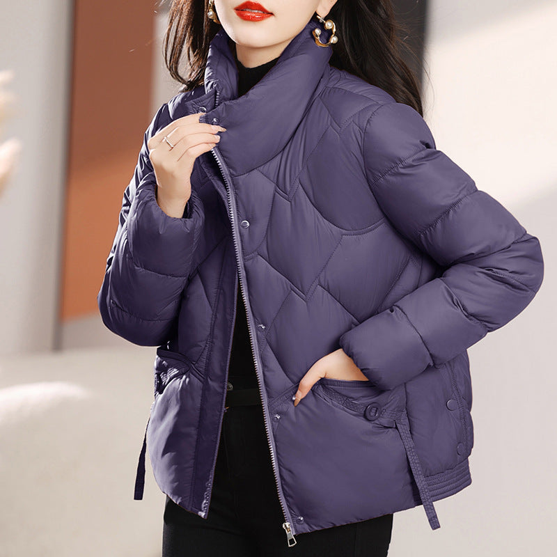 Damen Kurze Steppjacke mit Kapuze und praktischen Taschen EB