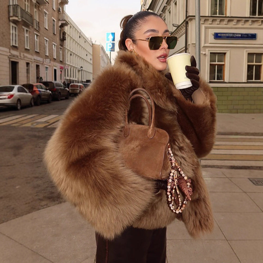 Damen Pelzjacke mit voluminösem Schnitt und elegantem Kragen EB