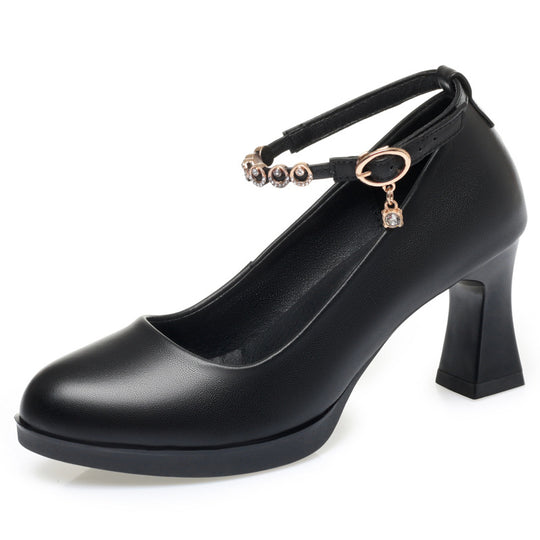 Damen Pumps mit elegantem Riemchen und funkelnden Schmuckdetails EB