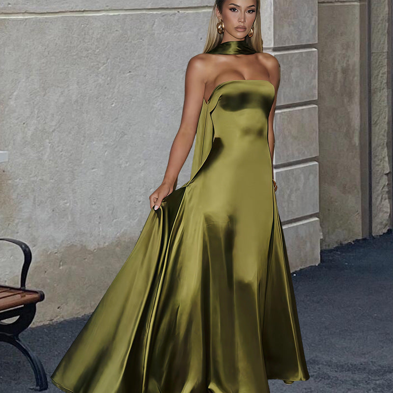 Damen Bandeau-Maxikleid mit schickem Halsschmuck und fließendem Satin EB