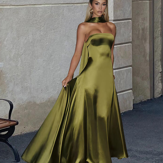 Damen Bandeau-Maxikleid mit schickem Halsschmuck und fließendem Satin EB