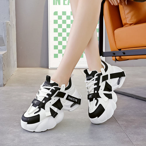 Damen Chunky Sneaker mit innovativem Design und gepolsterter Sohle EB