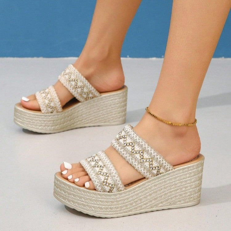 Damen Plateau-Sandalen mit raffiniertem Riemen-Design und weichem Fußbett EB
