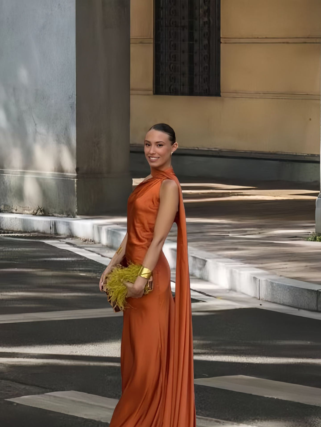 Damen Elegantes und fließendes Abendkleid mit asymmetrischem Ausschnitt EB