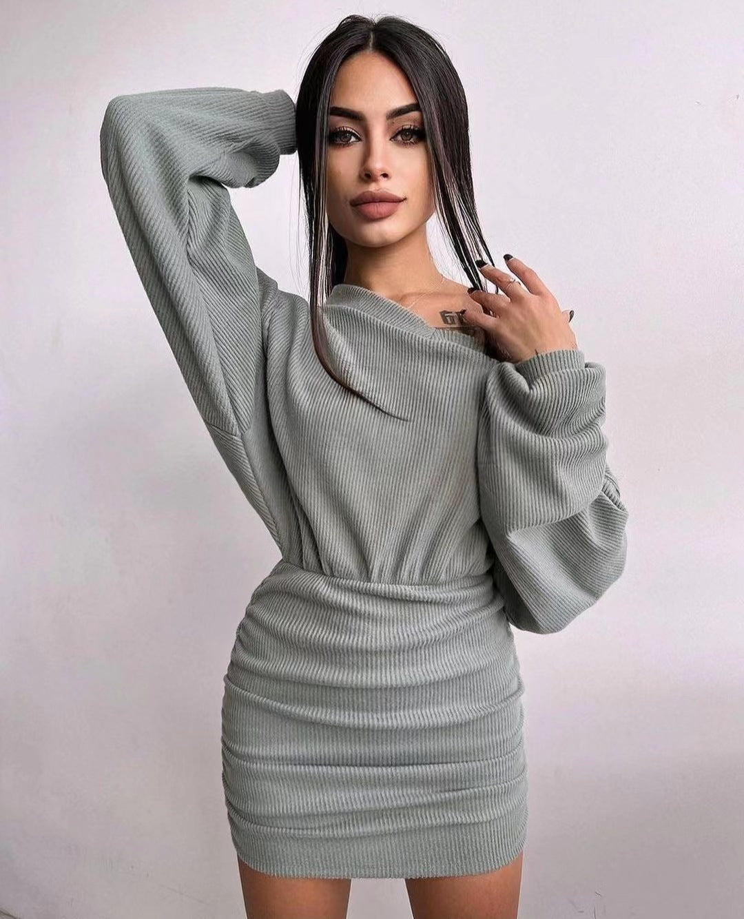 Damen lässiges Mini-Kleid mit asymmetrischem Ausschnitt und Raffung EB