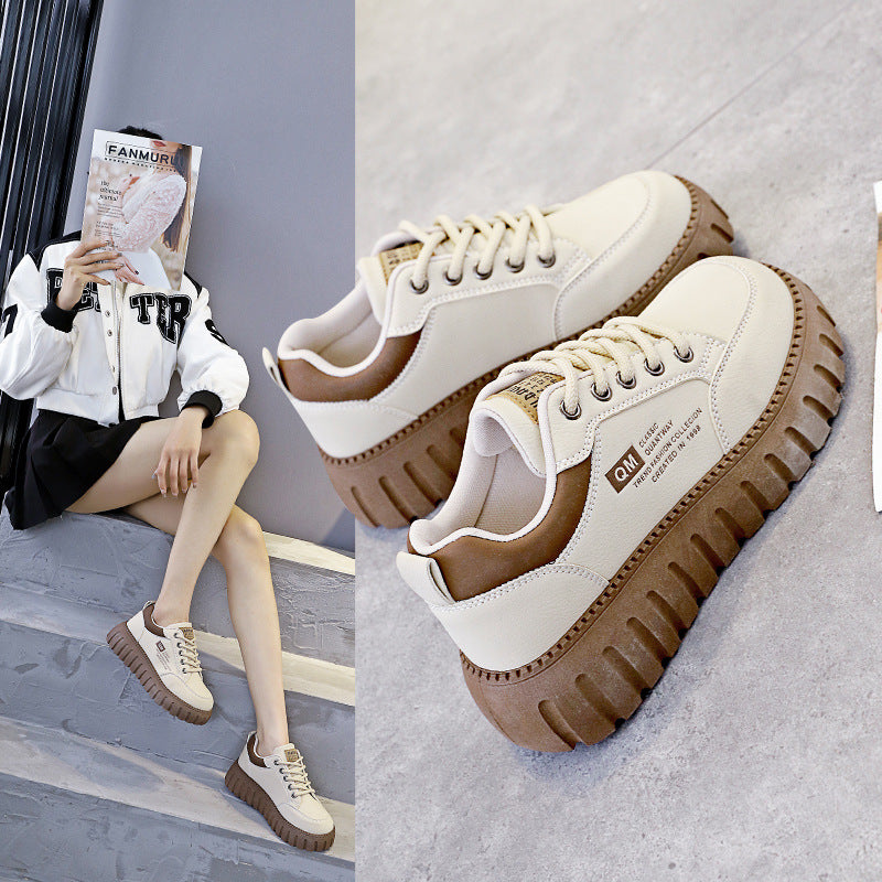 Damen modische Plattform Sneakers mit dynamischem Design und dämpfender Sohle EB
