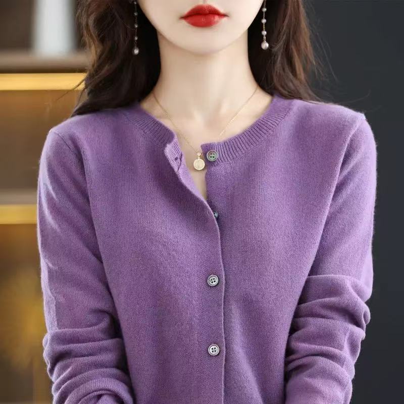 Damen stilvolle Strickjacke mit Knopfverschluss und hochgeschlossenem Kragen EB