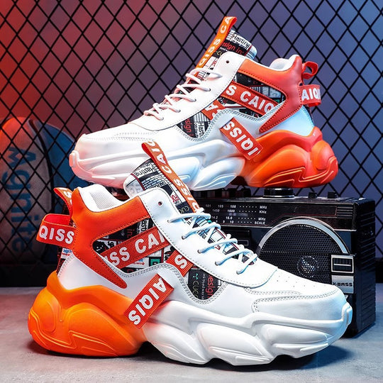 Unisex hochgeschnittener Plateau-Sneaker mit grafischem Print, gepolstertem Knöchelkragen und skulpturierter Gummisohle EB