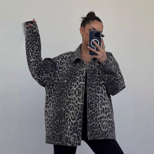 Damen Oversized Jeansjacke mit setzen Leo-Muster EB