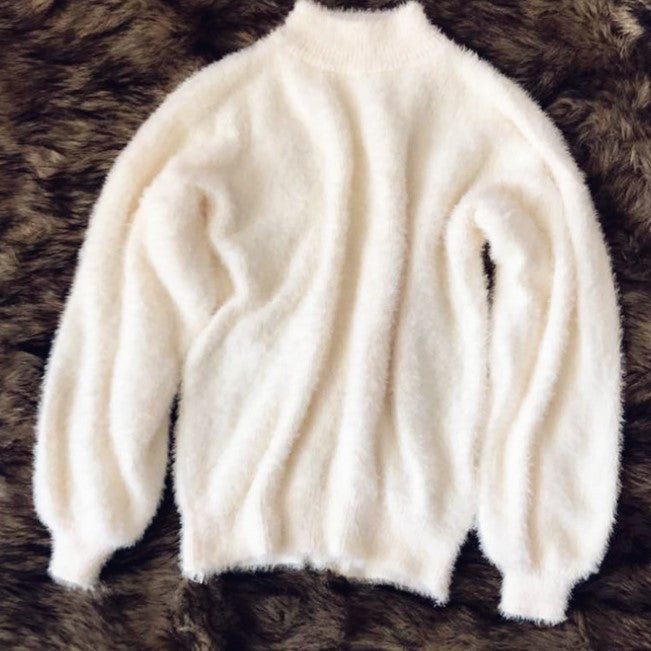 Damen Flauschiger Mohair-Mix Pullover mit Stehkragen und Oversize-Silhouette EB
