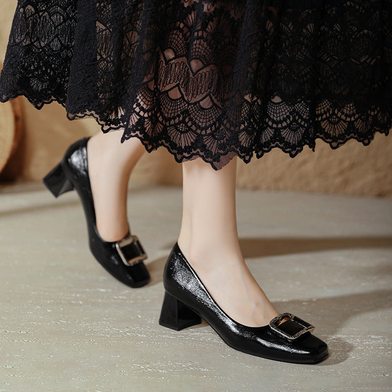 Damen eleganter Blockabsatz-Pumps mit funkelndem Schmuckdetail EB
