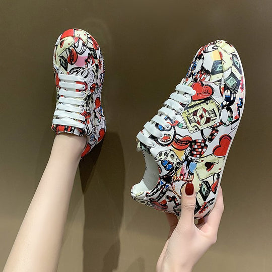 Damen Sneakers im bunten Comic-Design mit rutschfester Sohle EB