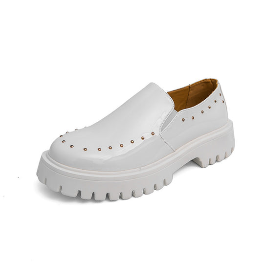 Damen Plateau-Brogue Derby mit markanter Profilsohle und Lacklederoptik EB