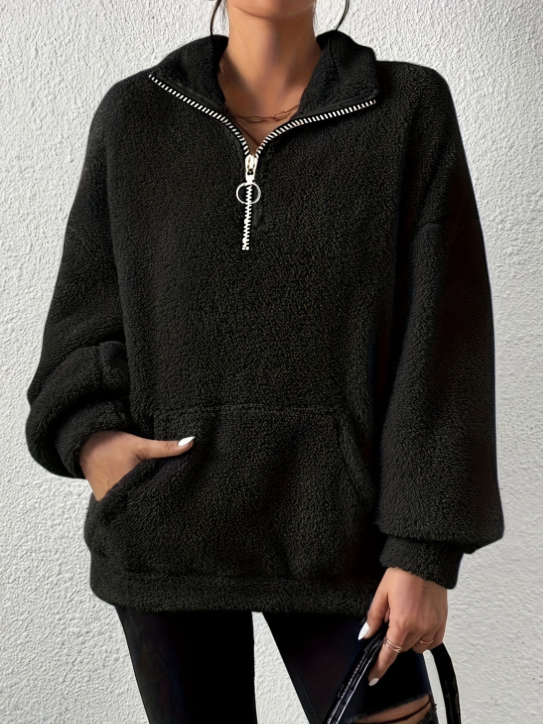 Damen Fleece-Pullover mit hohem Kragen und praktischen Taschen EB