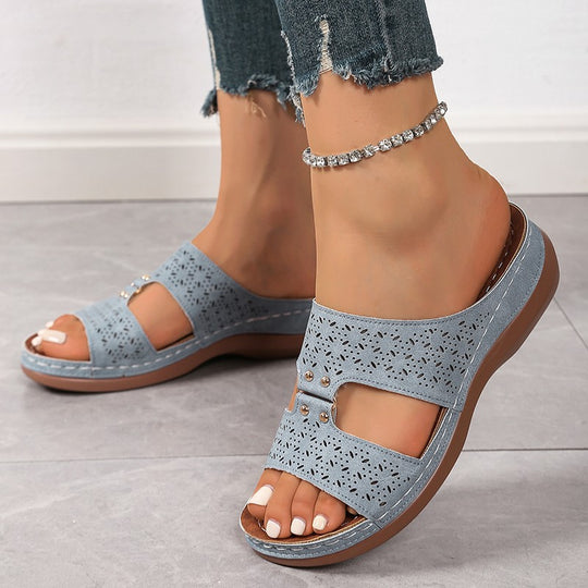 Damen komfortable Clogs mit modischen Cut-Outs EB