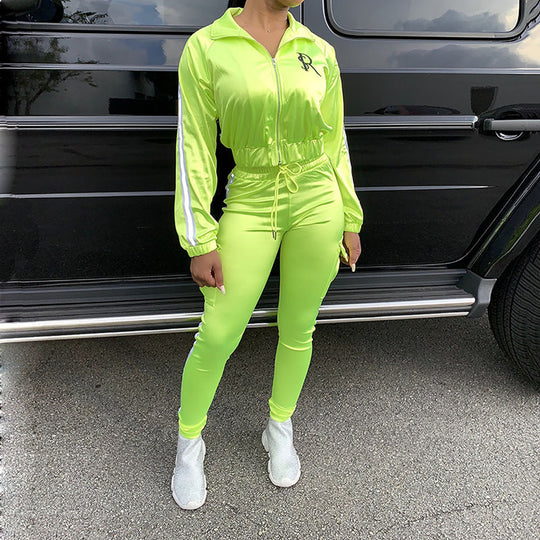 Damen Satin-Jogginganzug-Set mit Reißverschlussjacke, Seitenstreifen und Cargo-Taschen EB
