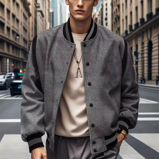 Herren Sportliche Collegejacke im retro Stil mit Kontrastärmeln und Druckknopfverschluss EB