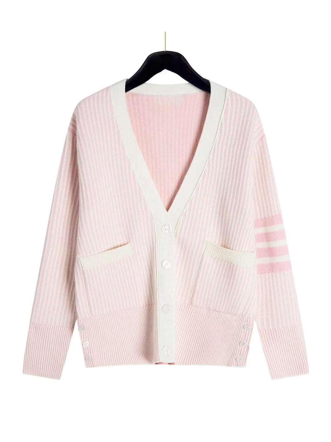 Damen modische Strickjacke mit Knopfdetails und praktischen Taschen EB
