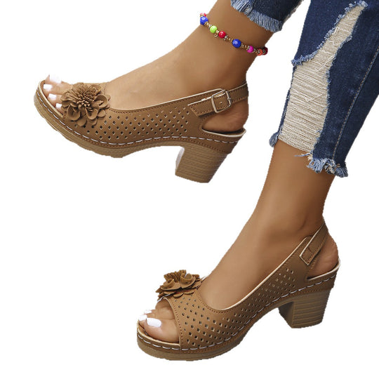 Damen Elegante und luftige Sandalen mit Blumenapplikationen EB