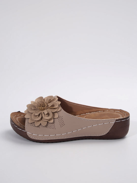 Damen Plateausandalen mit elegantem Blumenakzent und bequemer Fußbettung EB