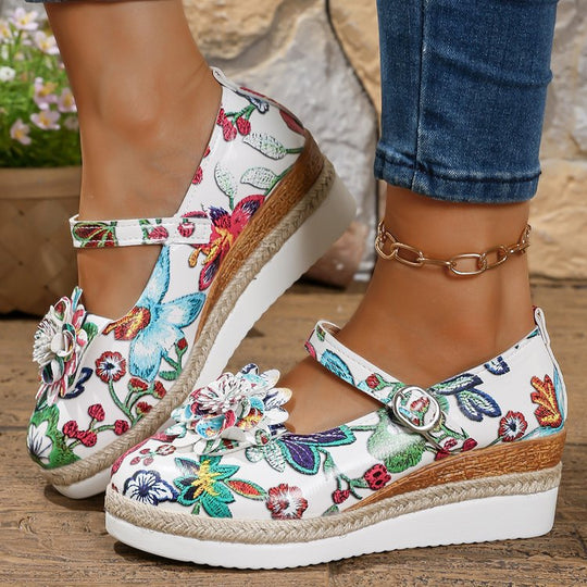 Damen Komfortable und stilvolle Sandaletten mit floralen Applikationen EB