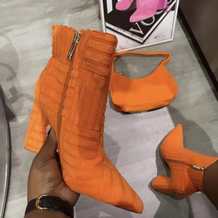 Damen Elegante Stiefeletten mit strukturiertem Obermaterial und praktischem Reißverschluss EB