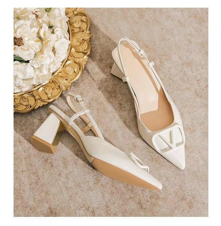 Damen Slingback Pumps mit dekorativen Metallakzenten und komfortablem Blockabsatz EB