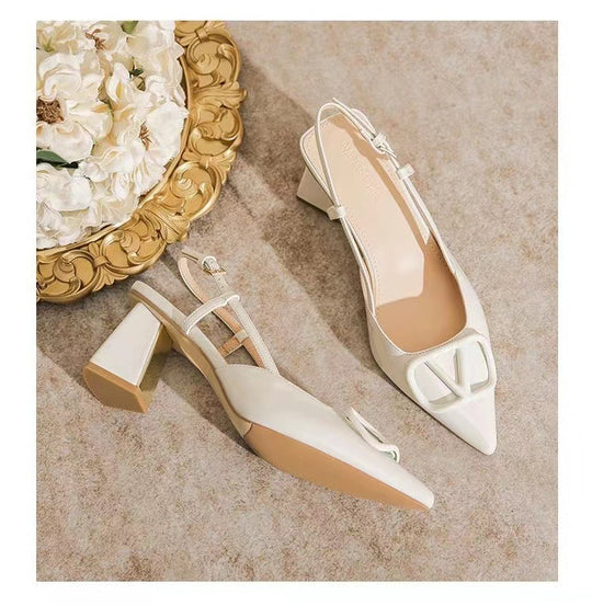 Damen Slingback Pumps mit dekorativen Metallakzenten und komfortablem Blockabsatz EB