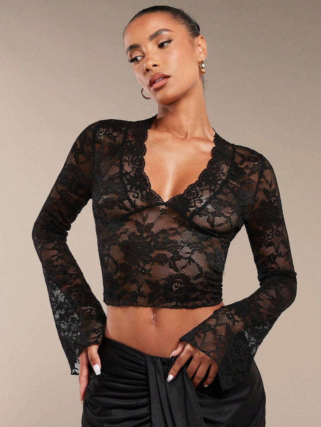 Damen Spitzenbluse mit romantischen Details EB