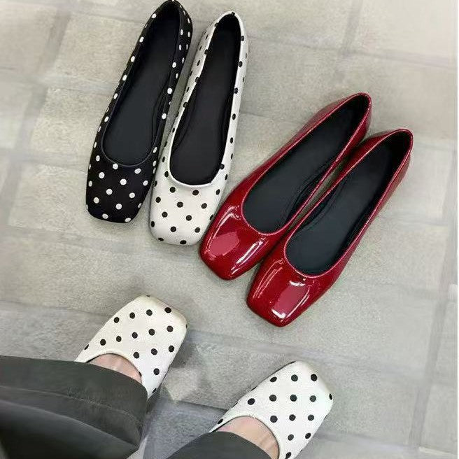 Damen elegante Ballerinas mit schickem Quadratfuß und glänzender Oberfläche EB