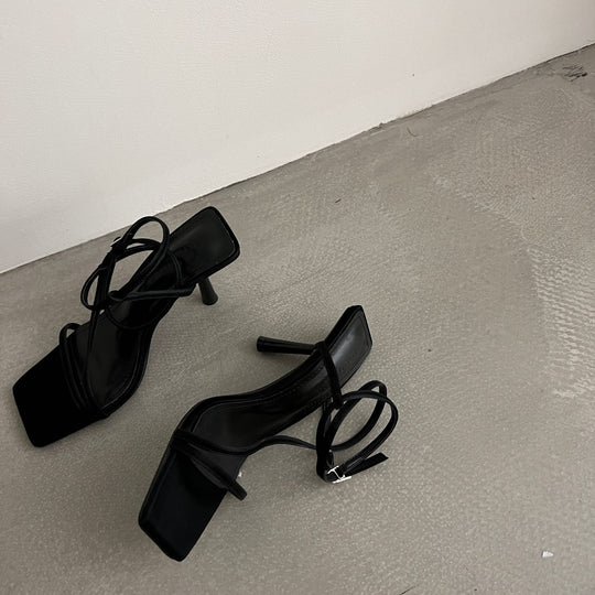 Damen elegante High Heel Sandalen mit zierlichem Riemendesign EB
