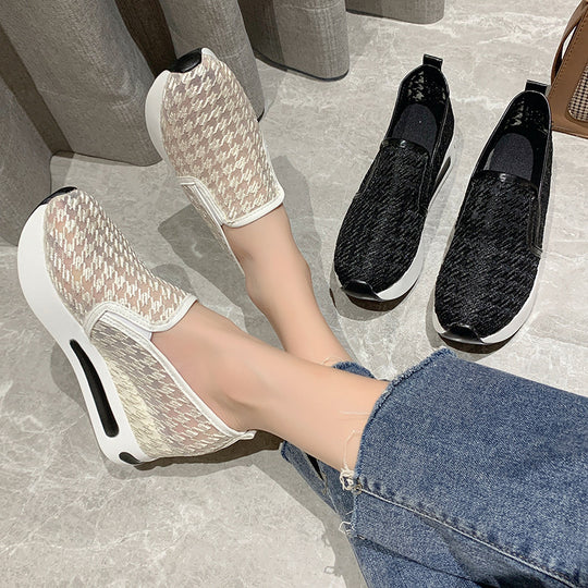 Damen Mode-Sneaker mit innovativem Slip-On Design und hochgezogenem Absatz EB