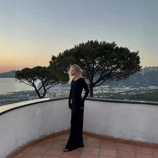 Damen Elegantes Langarm-Minikleid mit figurbetonter Silhouette und asymmetrischem Saum EB