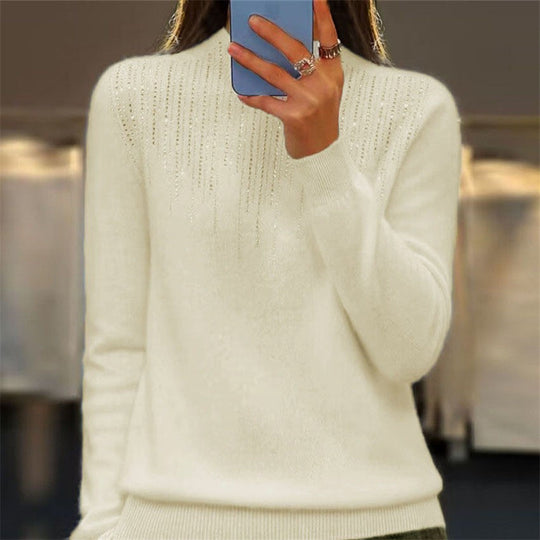 Damen nan kuscheliger Feinstrickpullover mit dezentem Strass-Einsatz am Rundhalsausschnitt und geripptem Saum EB