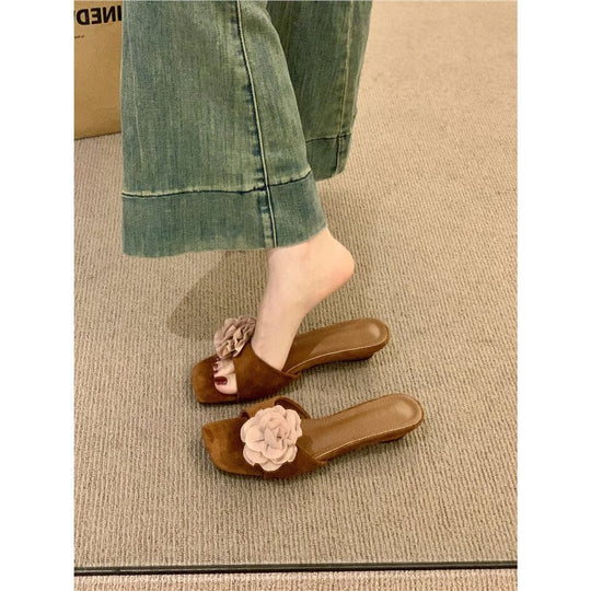 Damen elegante Mules mit floralem Detail EB