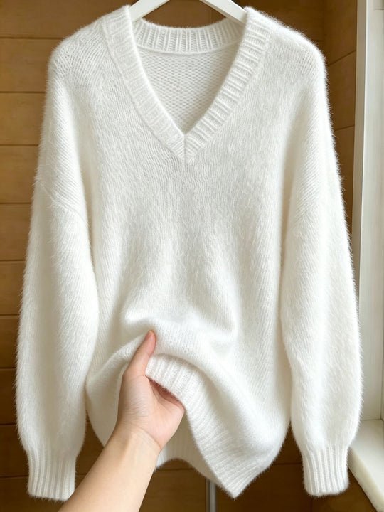 Damen Flauschiger Mohair-Mix Oversize-Pullover mit tiefem V-Kragen EB