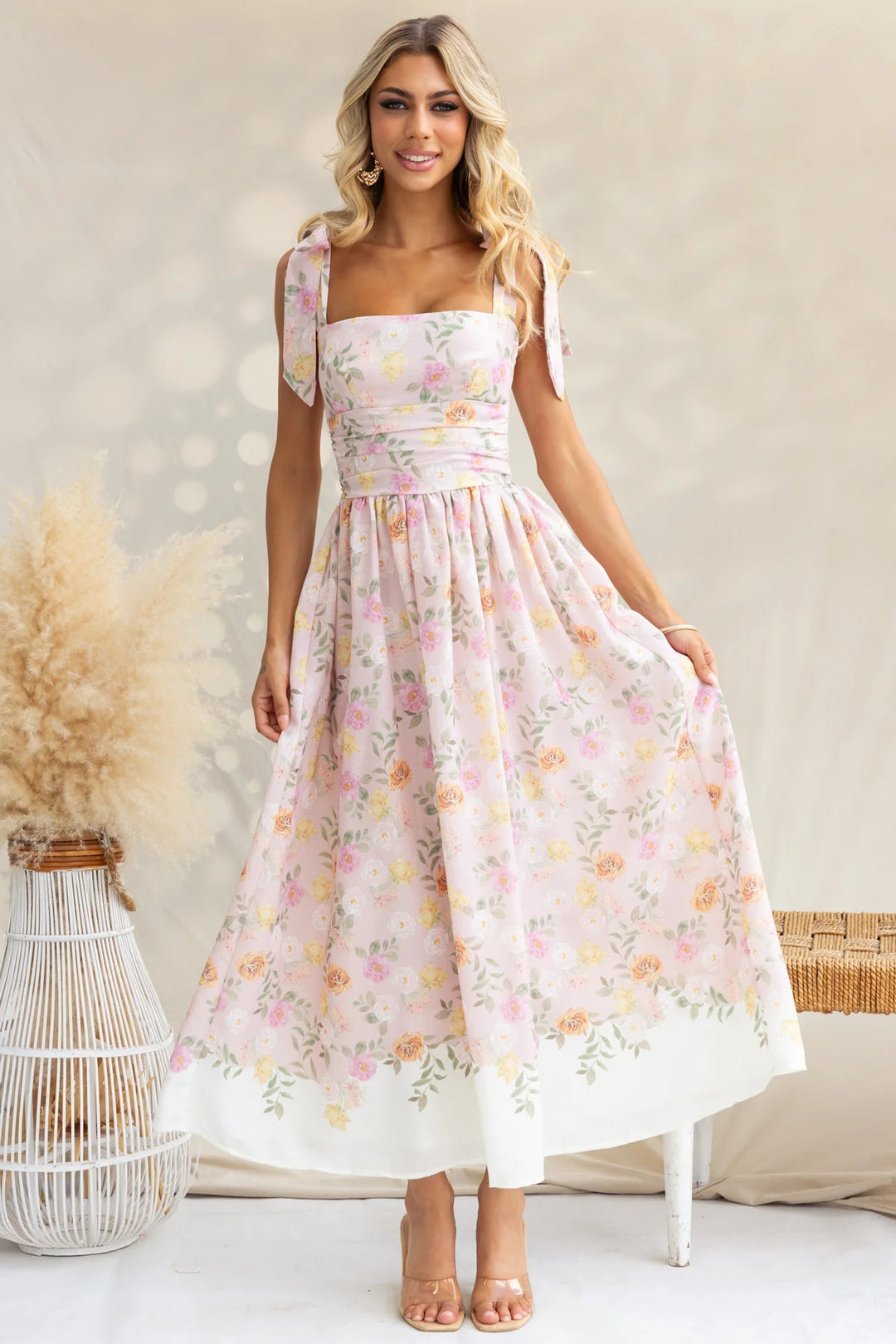 Damen Maxikleid mit verspielten Trägern und floralem Druck EB