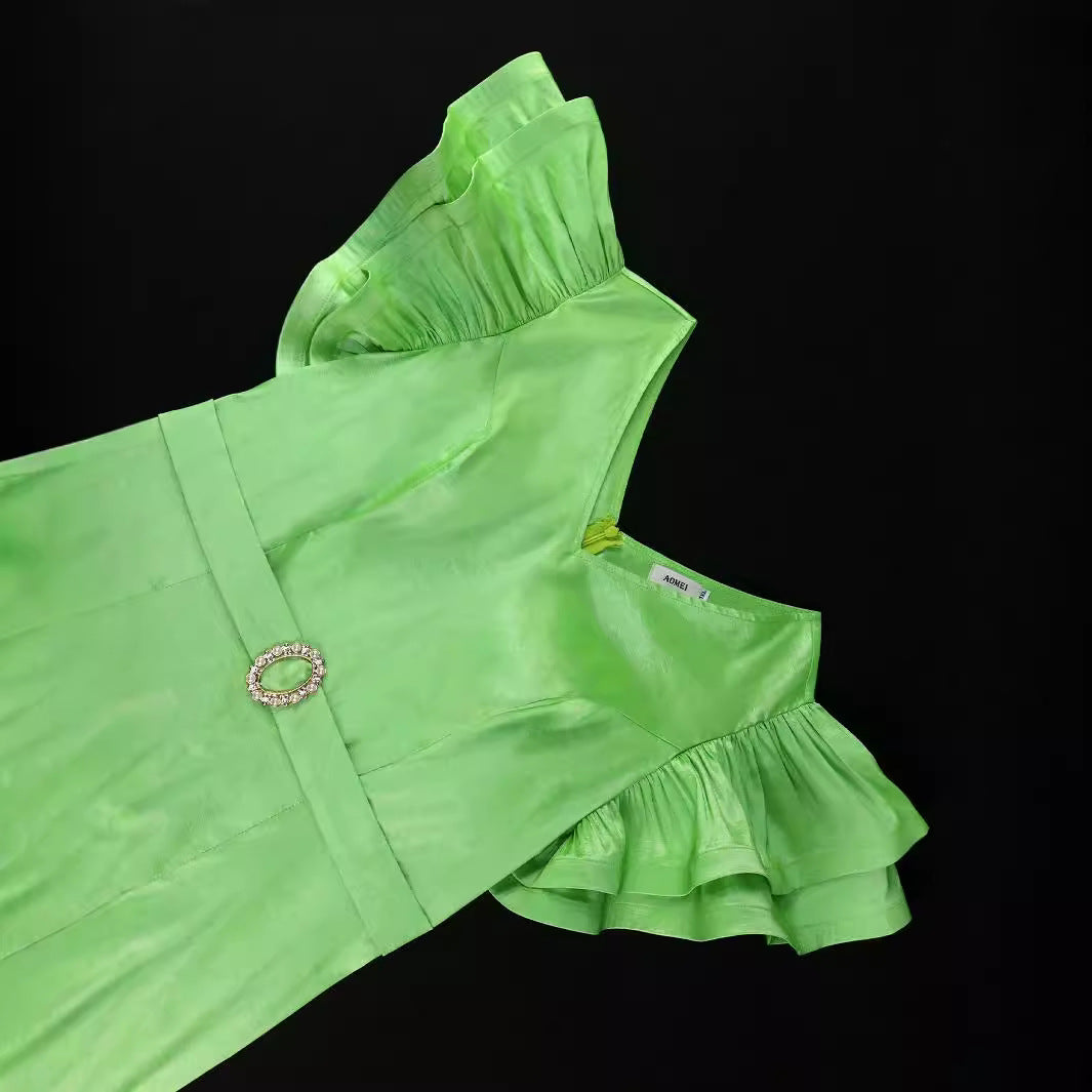 Damen elegantes Kleid mit voluminösen Rüschensäumen und tailliertem Gürtel EB
